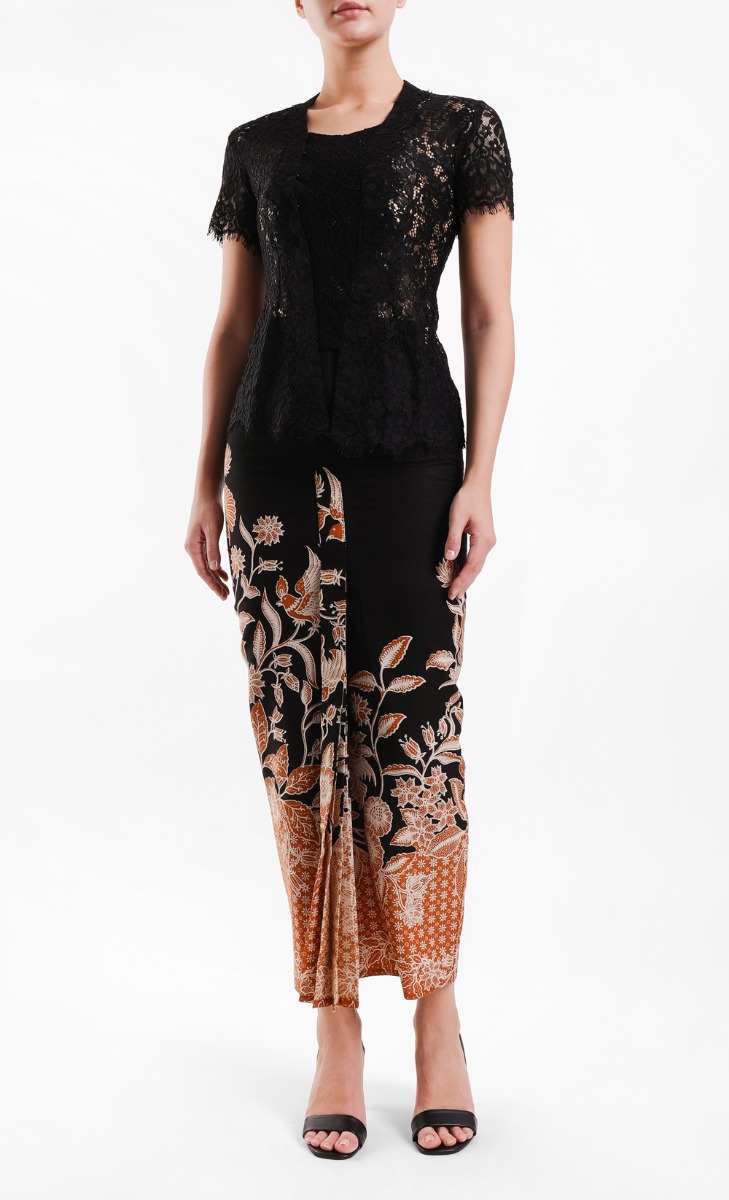 Lace Kebaya Top In Black