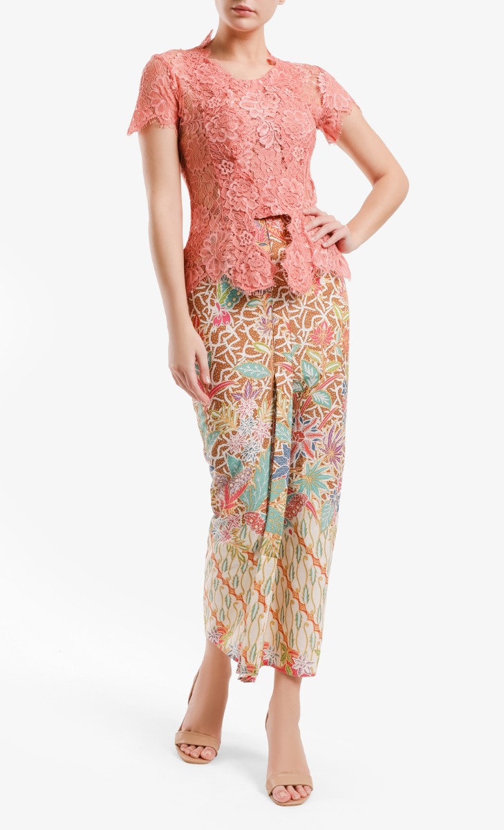 Lace Kebaya Top In Rose Gold