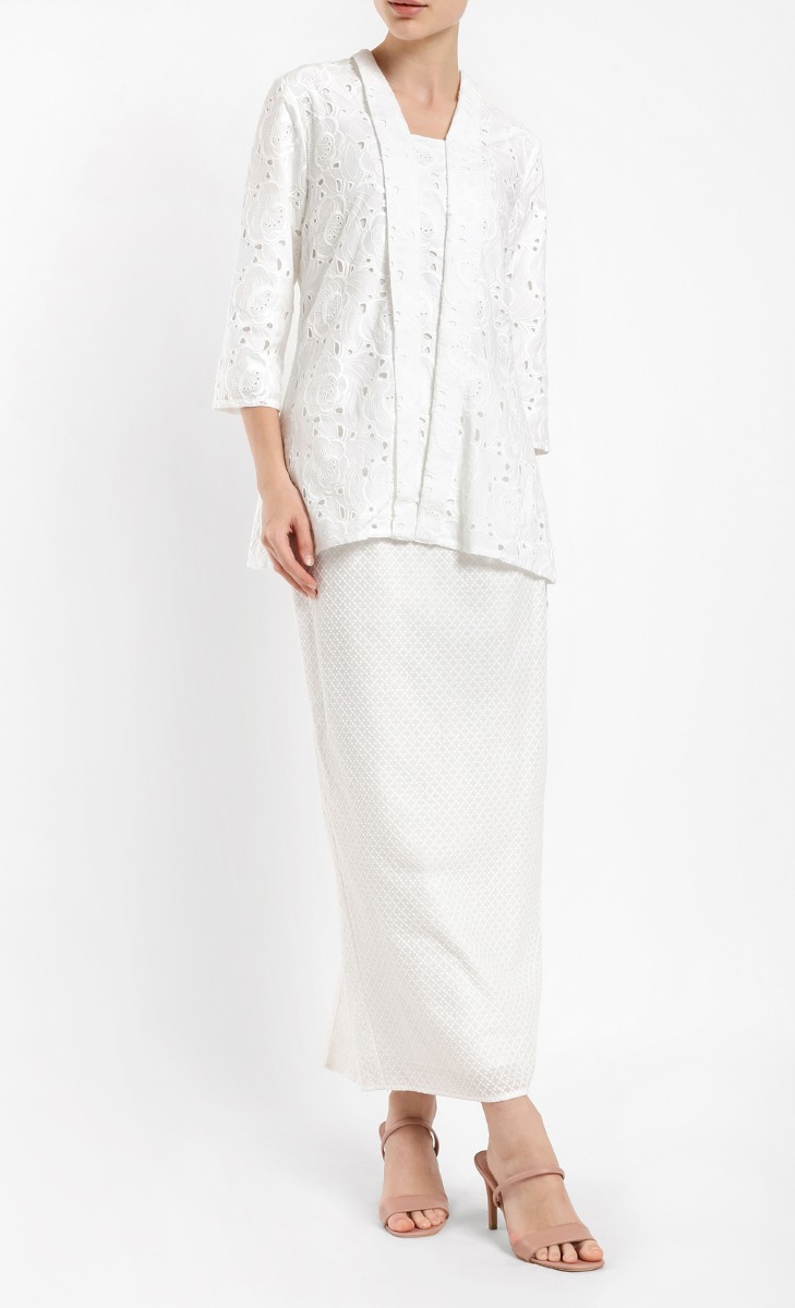 Salma Emboidered Kebaya Set	in Off White
