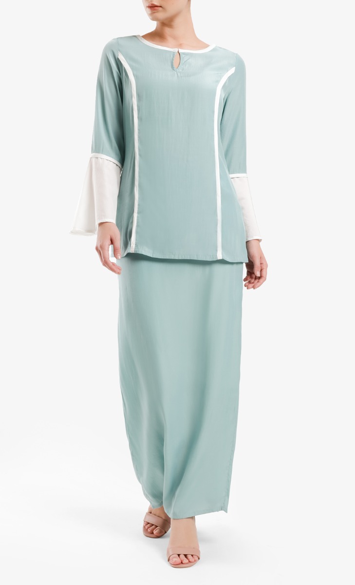 Azalea Princess Cut Kurung In Teal Blue