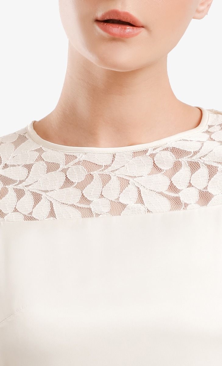 Natrah Shoulder Lace Maxi Dress In Off White image 2