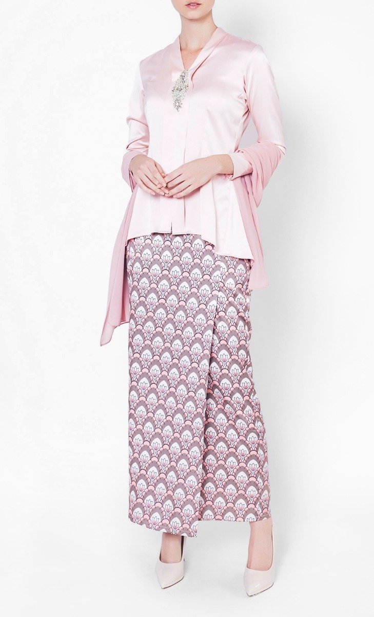 Flatten The Curve Kebaya in Dusty Pink