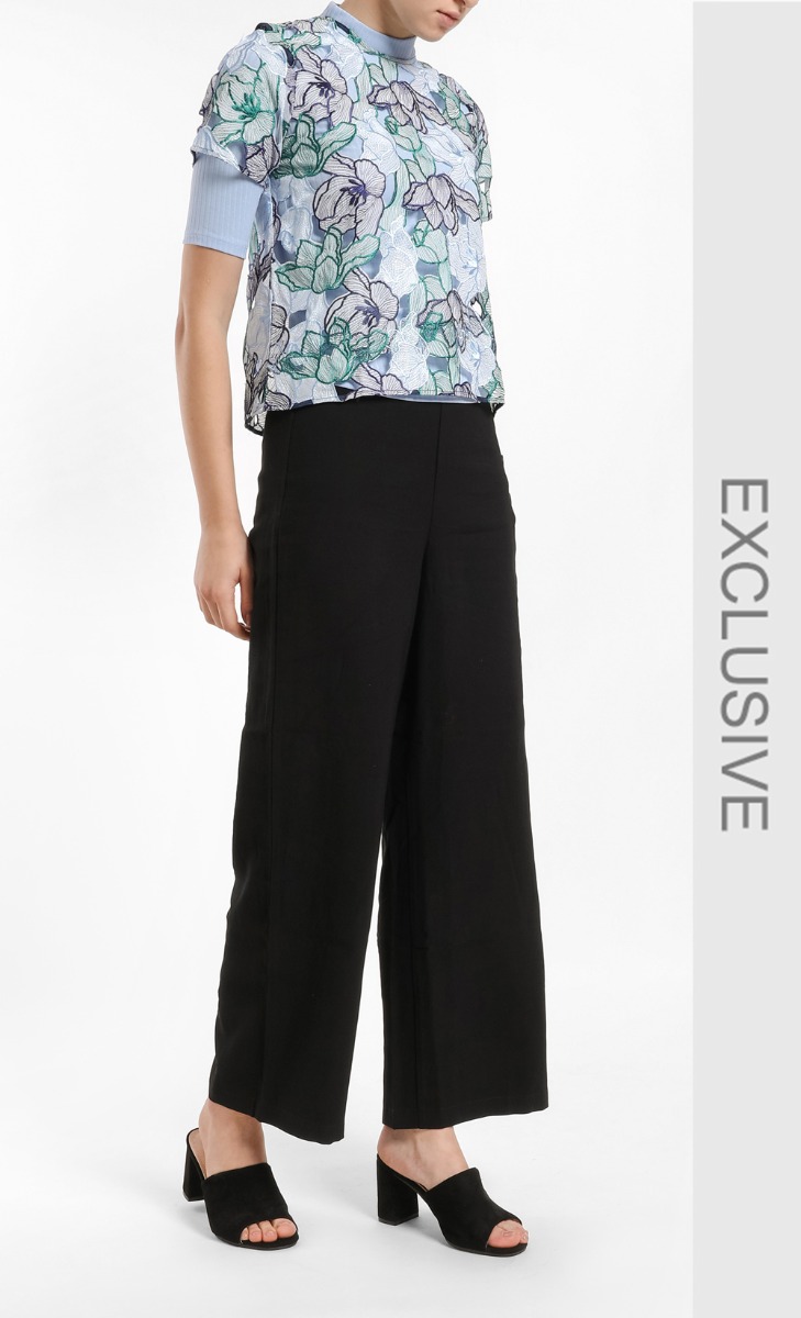 Dahlia Shell Top in Blue