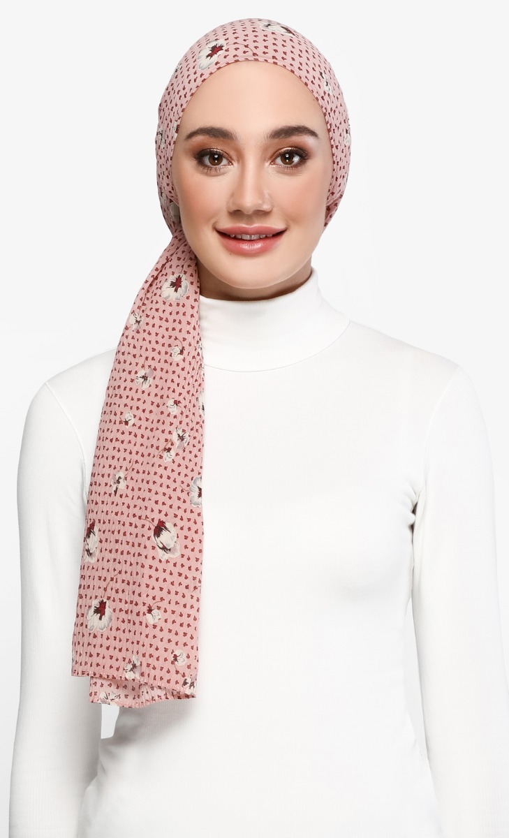 The Wave Pleated Scarf in Quince Pink 