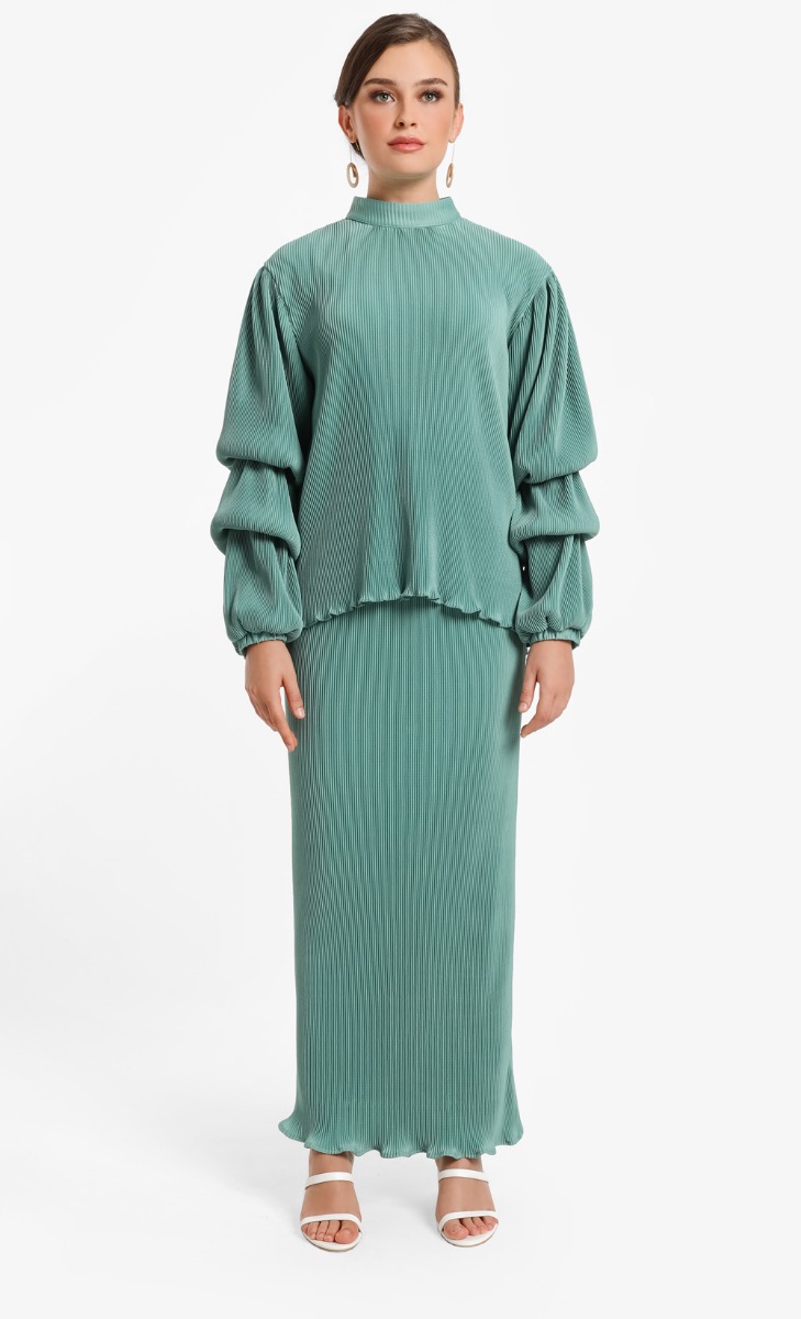 Kak Sal Set In Green