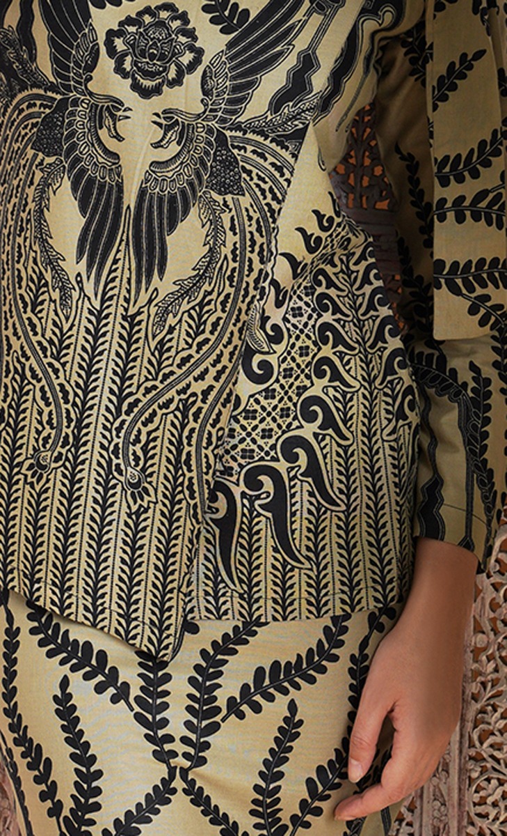 Morika Set in Nude image 2