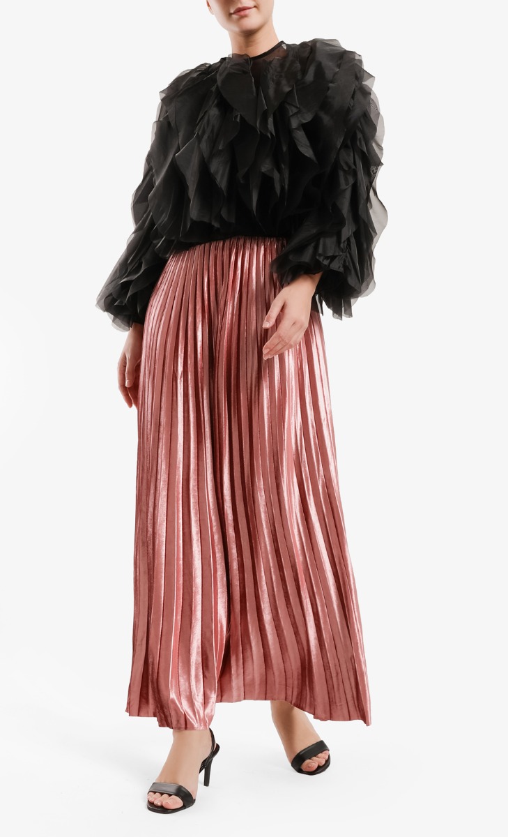 Fluffy Ruffle Top in Black