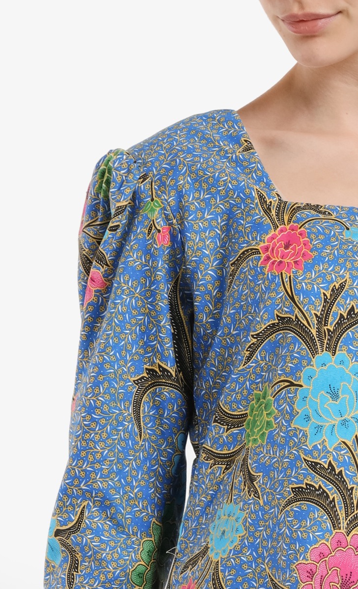 Zubaidah Classic Kebarung Set in Blue image 2