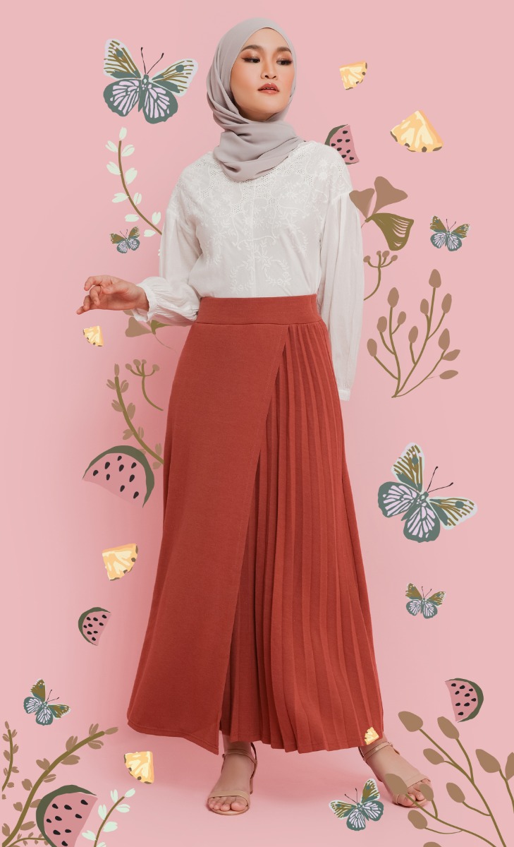 Overlap Pleated Skirt in Rose Pink