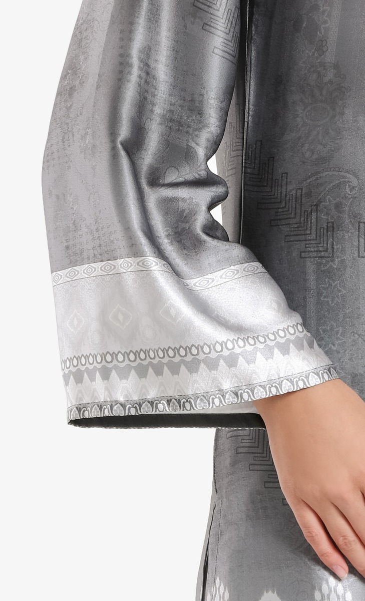 Avantika Kurti Top in Midnight Black image 2