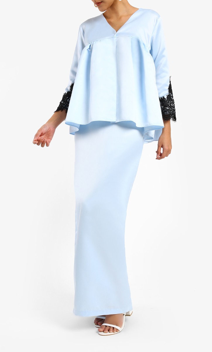 Ivet Kurung Set In Baby Blue