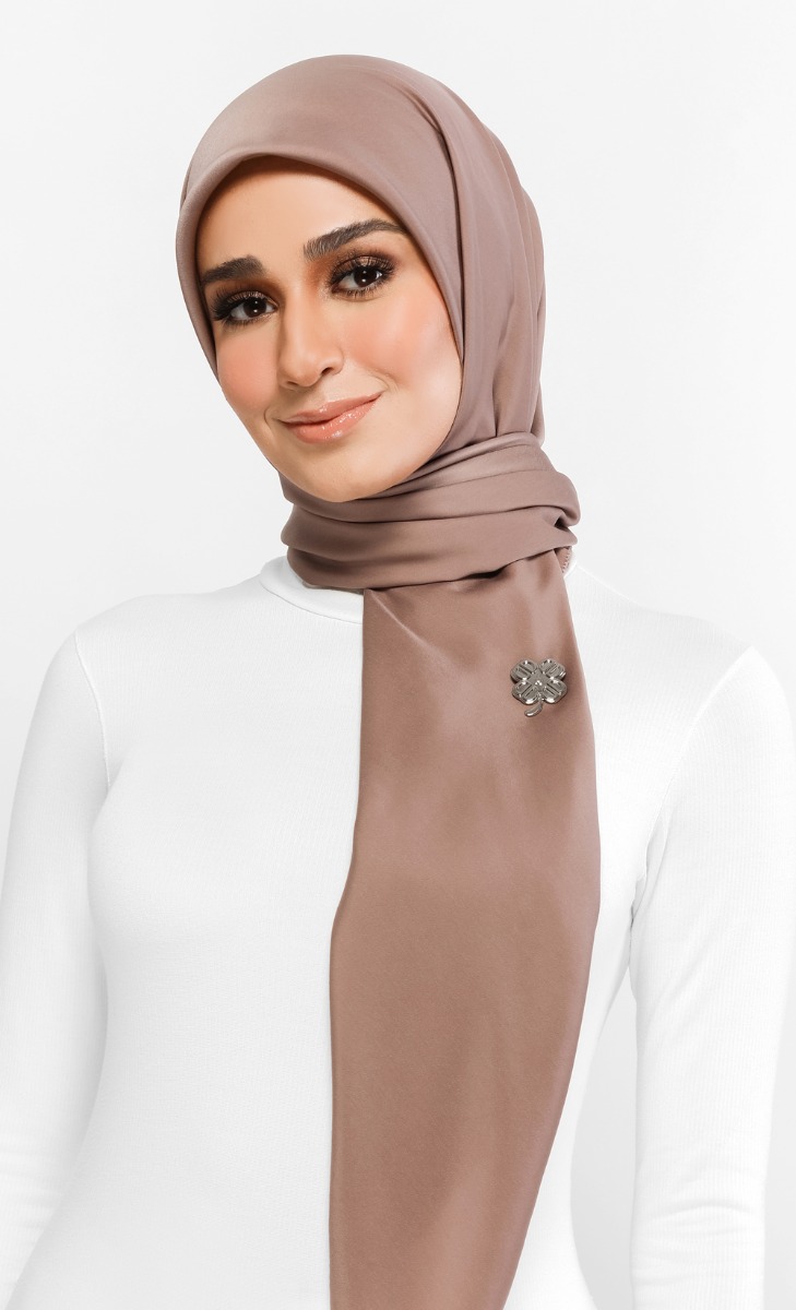 Clover Brooch - Silver image 2