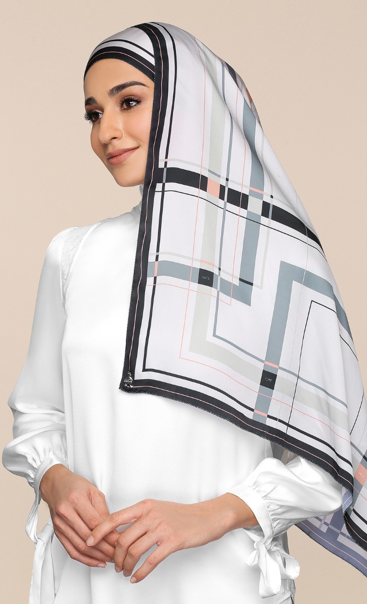 The Modern Lines dUCk Shawl - Evenfall