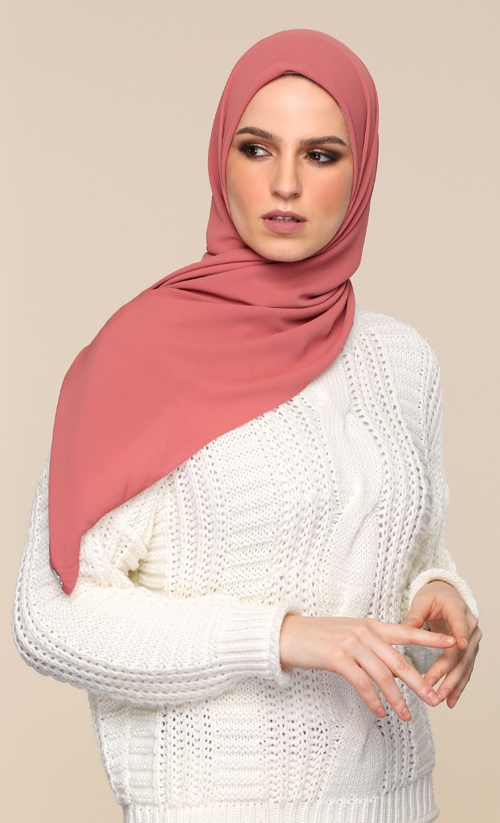 Frappe Square Scarf with Nanotechnology in Strawberry