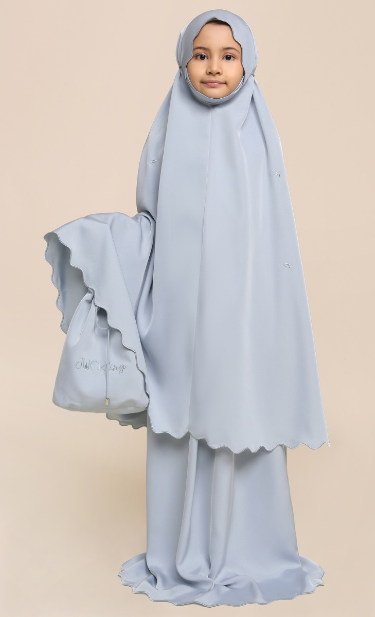 dUCkling Marwa Telekung in Bubble