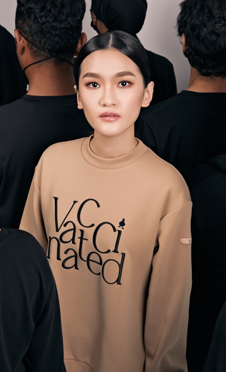 The Vaccinated dUCk Jumper in Beige