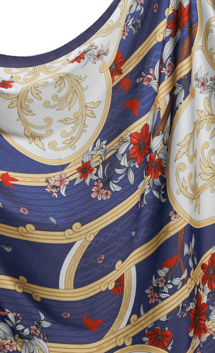 Disney x dUCk- Snow White Shawl in Magic Mirror image 2