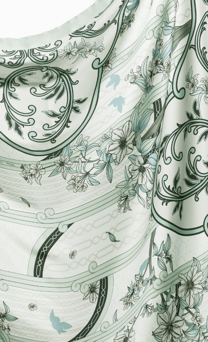 Disney x dUCk- Snow White Shawl in Woodland Friends image 2