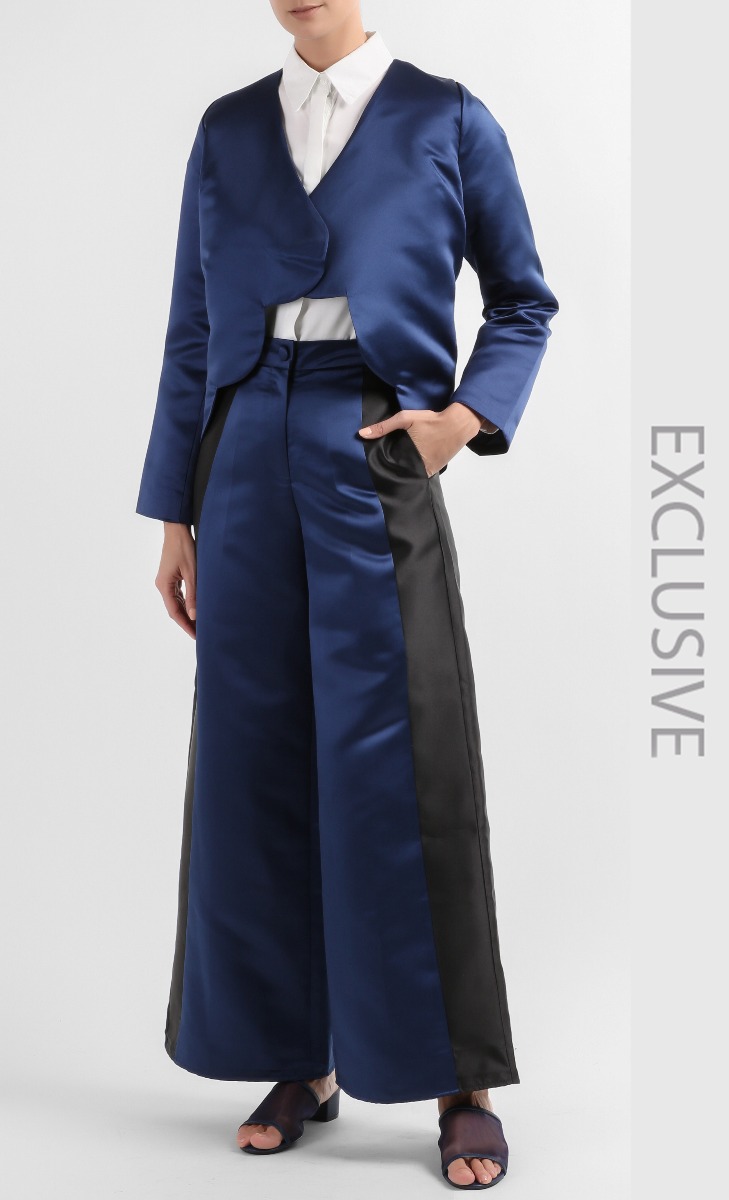 Louise Scalloped Blazer in Navy Blue