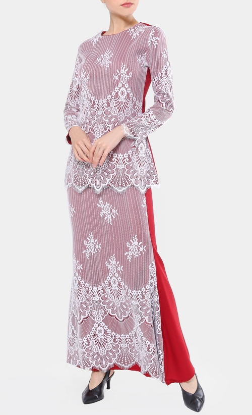 Aatiya Kurung Set in Wine