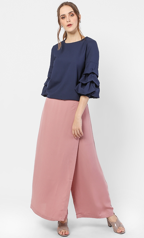 Dotti Blouse in Navy image 2