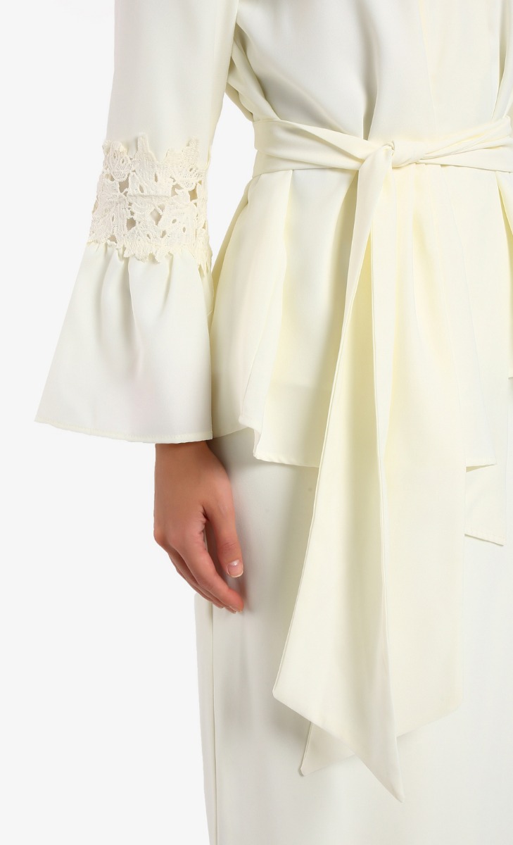 Deadra Top In White image 2