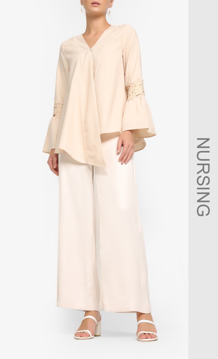 Deadra Top In Beige