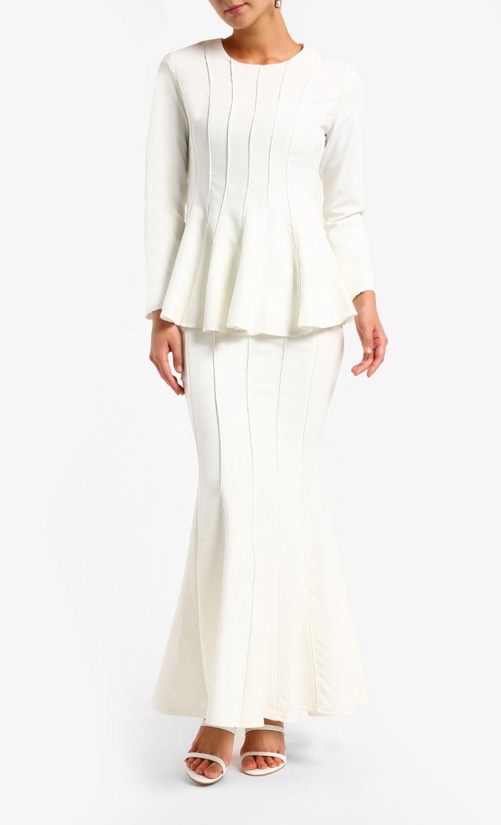 NAEA Pintuck Details Skirt	in White