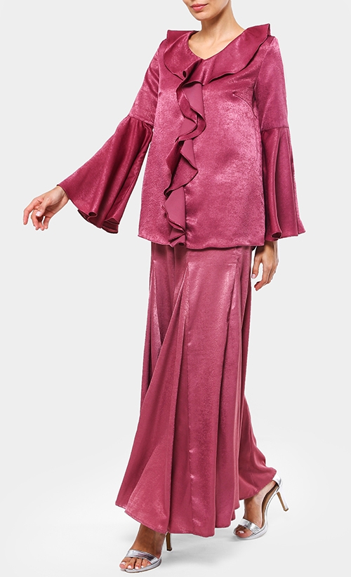 LAELIA Ruffles Top in Plum