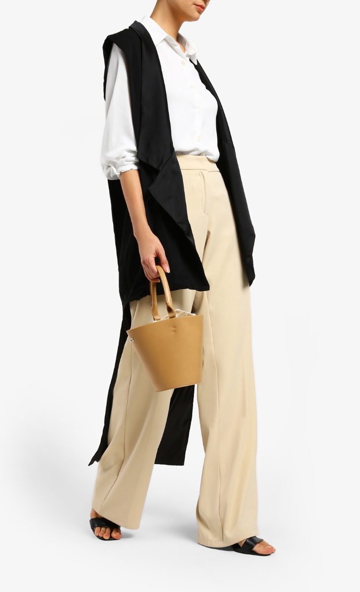 Circe Sleeveless Tuxedo Jacket in Black