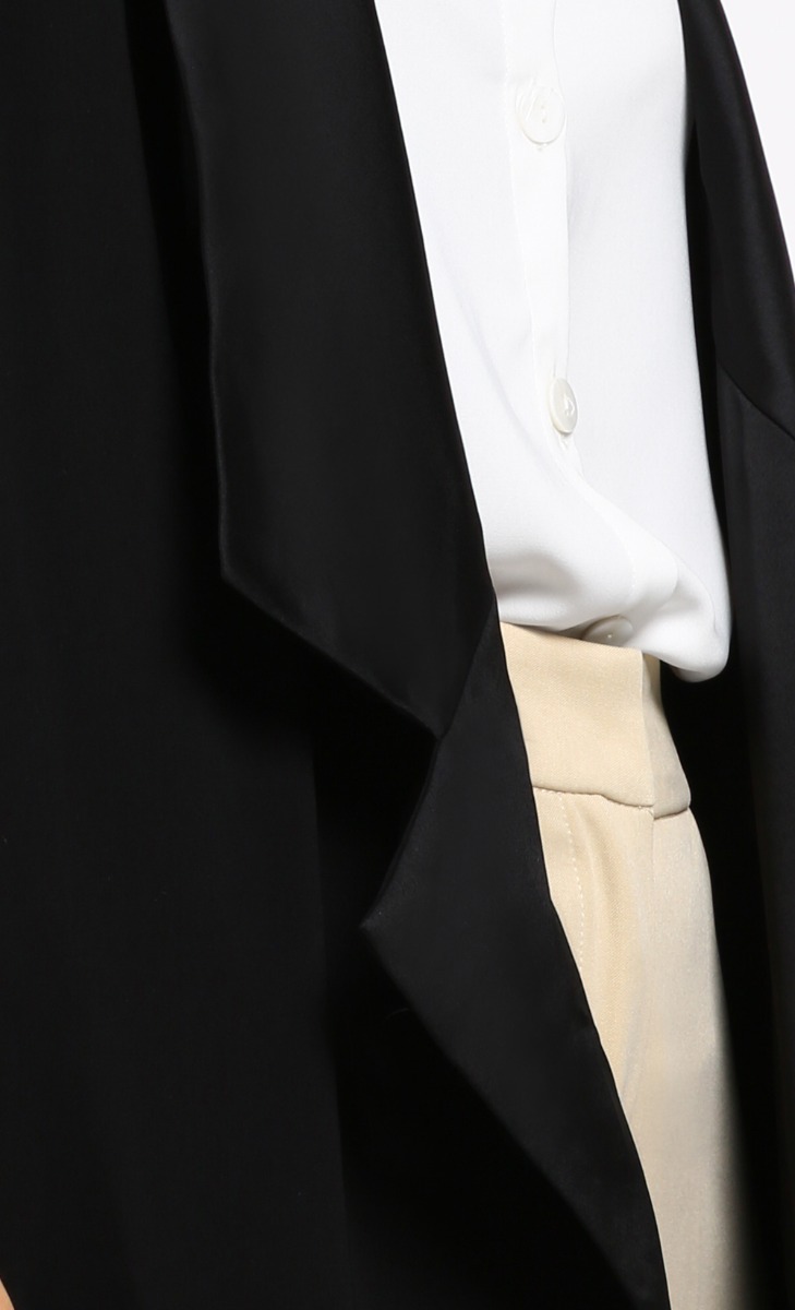 Circe Sleeveless Tuxedo Jacket in Black image 2