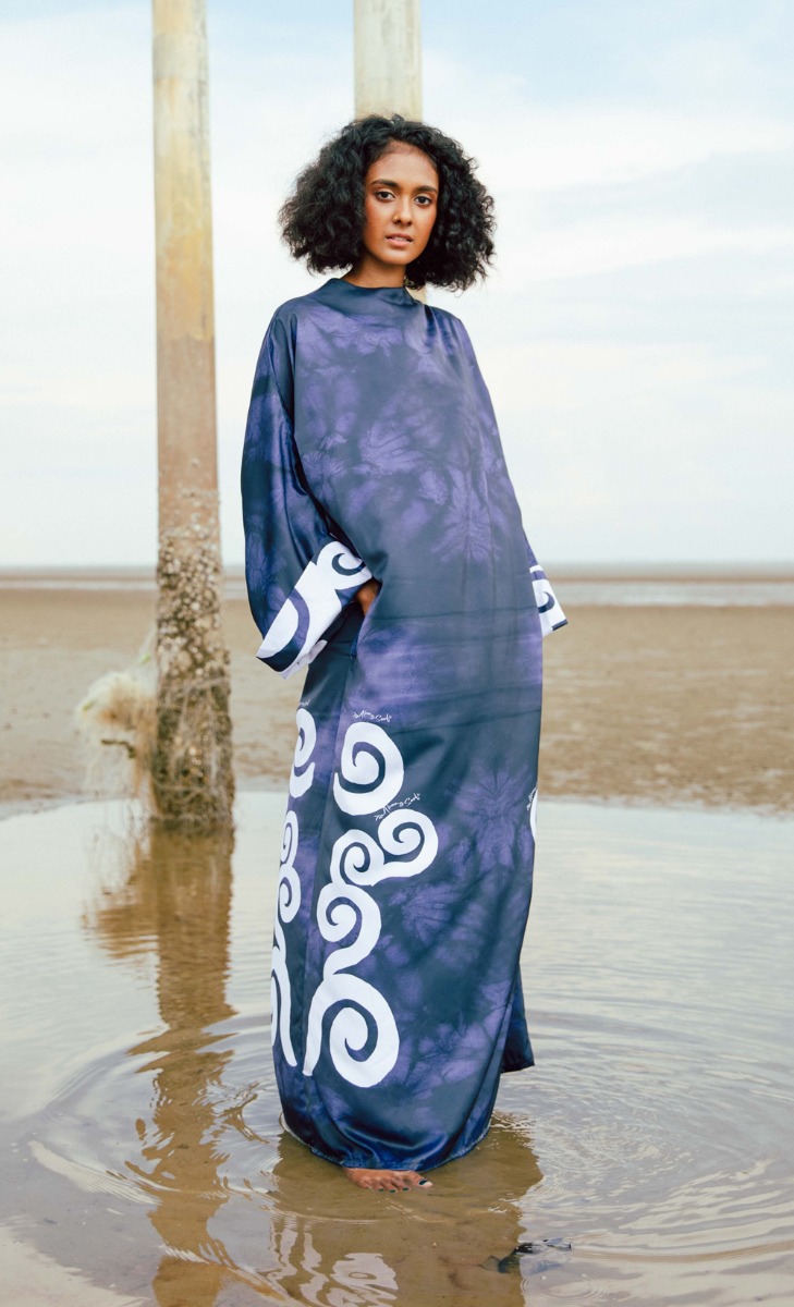 Ulu Kaftan in Biru Malam