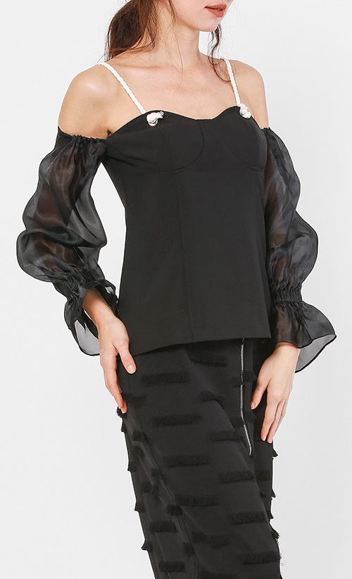 Judy Off Shoulder Top in Black