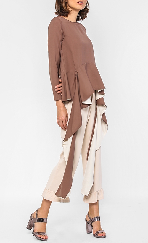 Elloise Top in Brown