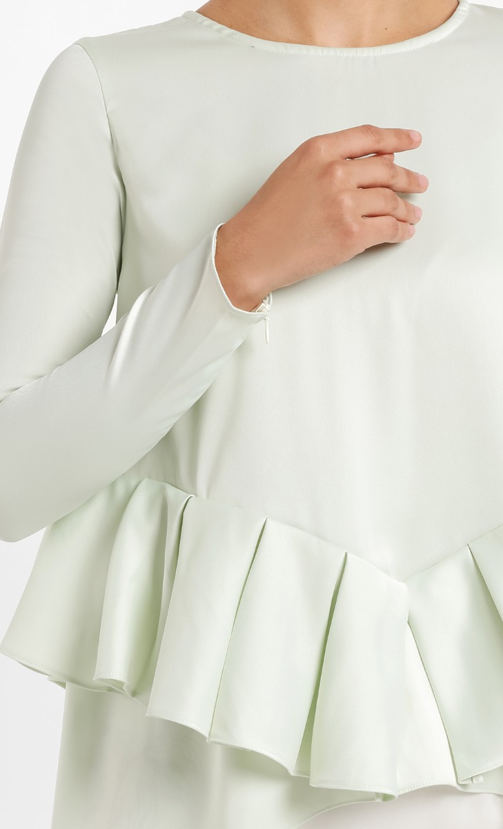 Lora Set in Mint image 2