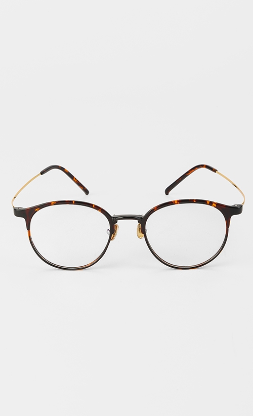 Oma Glasses in Tortoishell