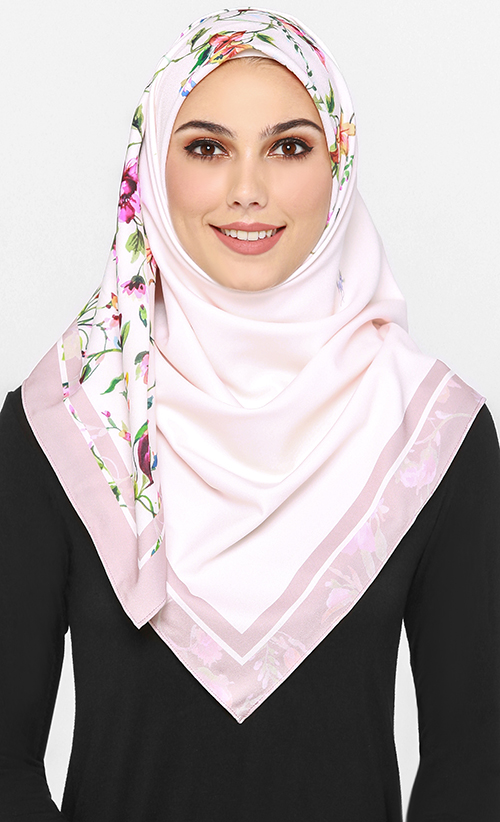 Tya Azaahra Bawal Scarf in Sandy Brown