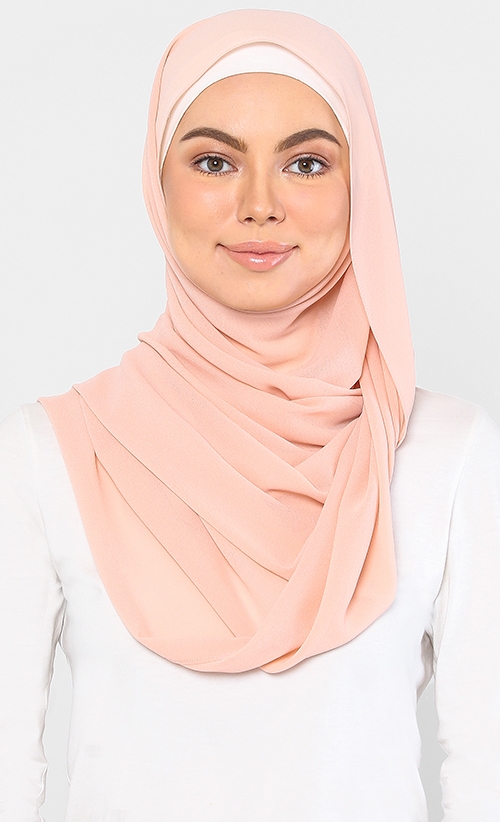 Chiffon Shawl in Cream Puff