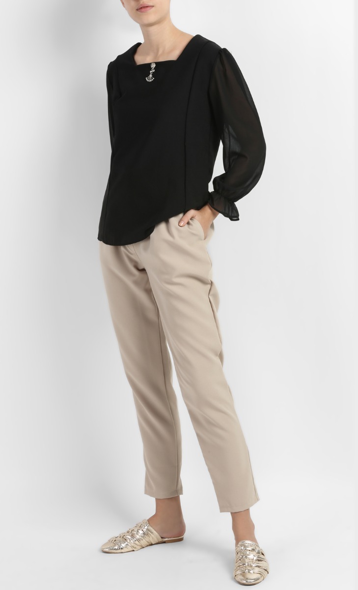 Dolly Long Sleeve Top With Net Style Pendant in Black