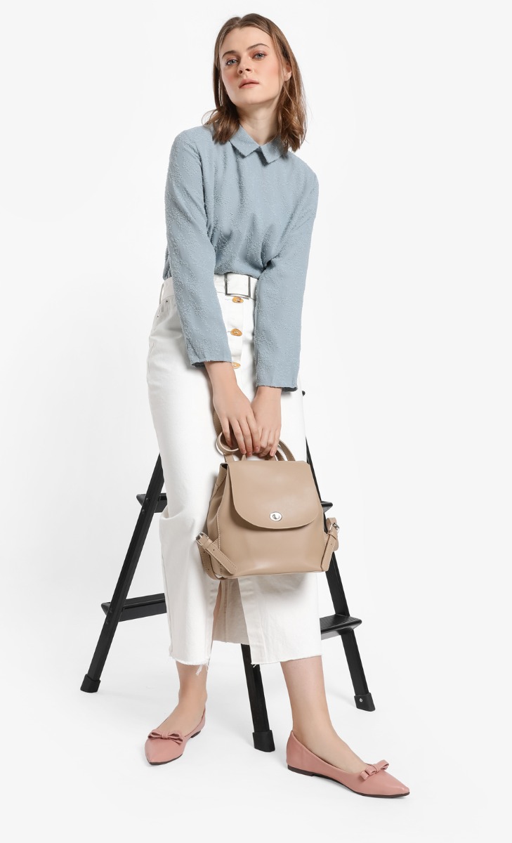 Chilling With My Backpack In Nude