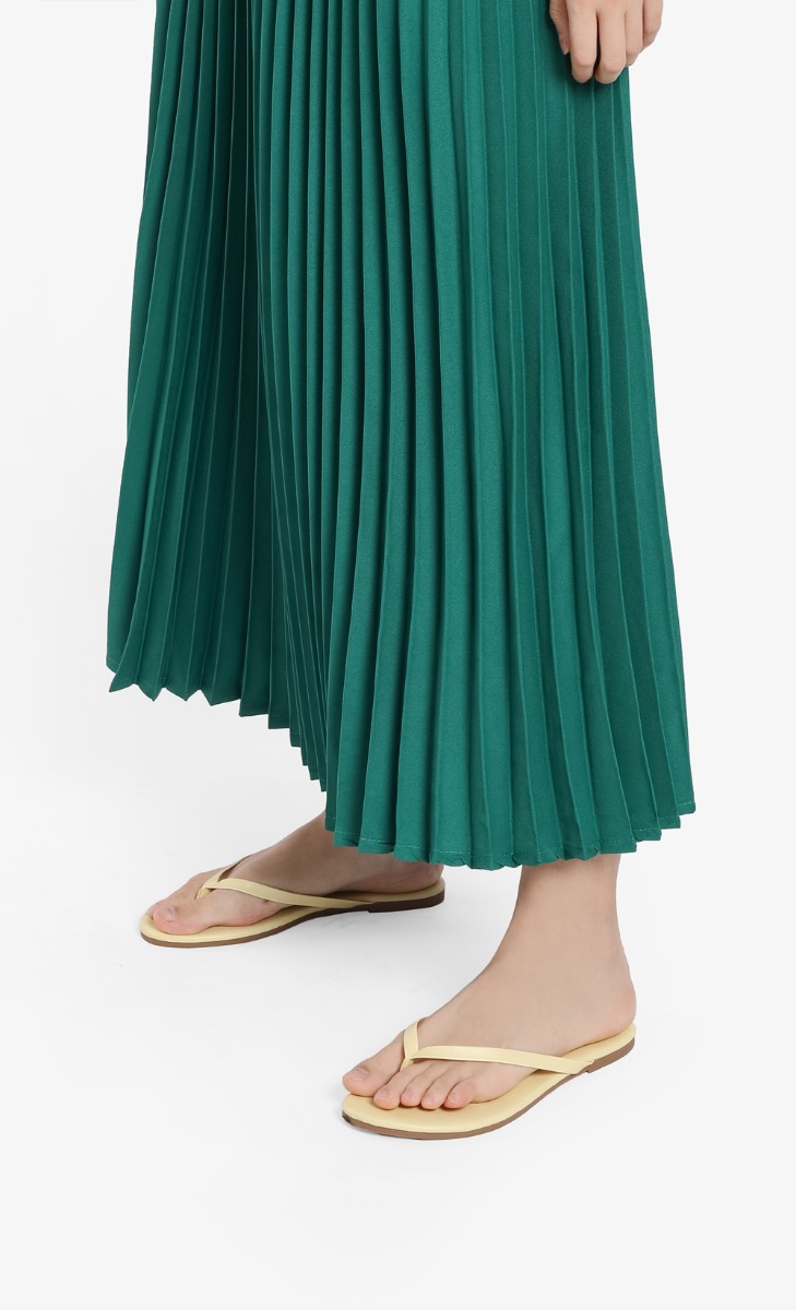 FOMO Flip Flops In Yellow image 2