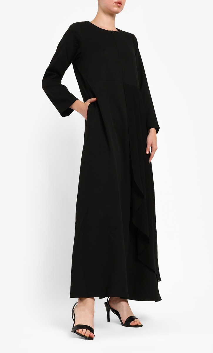 Iris Jubah in Black
