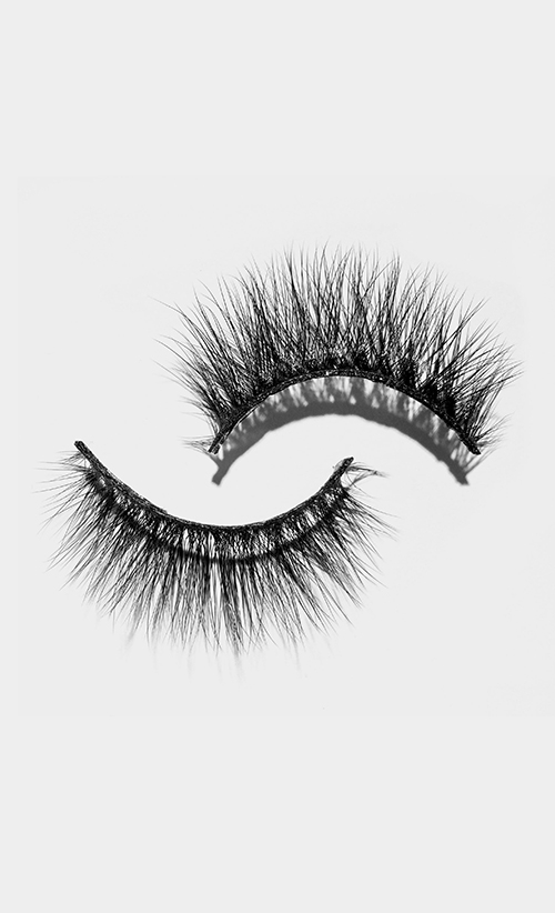 Henrietta Silk Lashes in Black