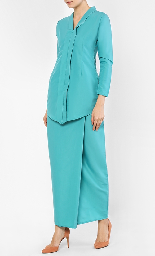 Rokiah Kebaya Set in Baby Blue