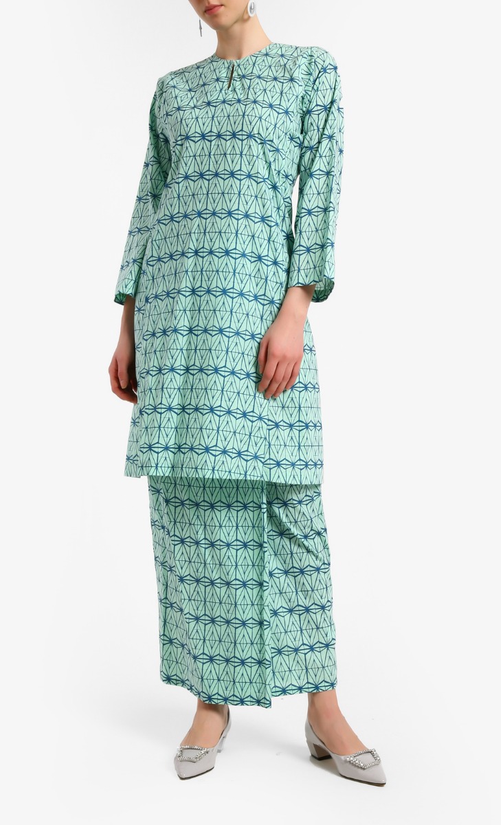 Baju Kurung Set in Love Latice