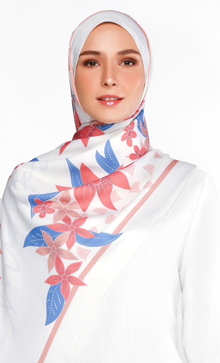 Batik Cake Shawl in Cream