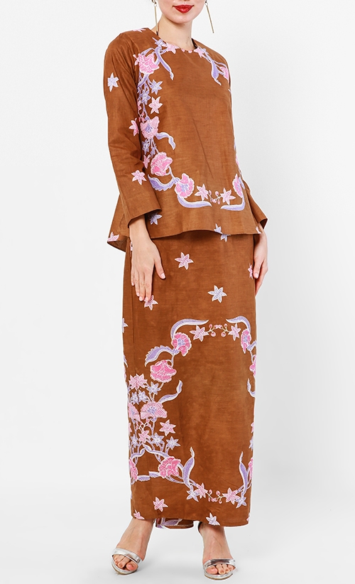 Dakota Kurung Set in Brown