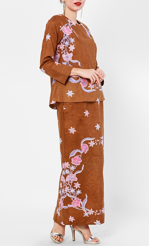Dakota Kurung Set in Brown image 2