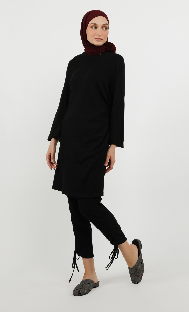 Side Ruched Tunic Top in Black