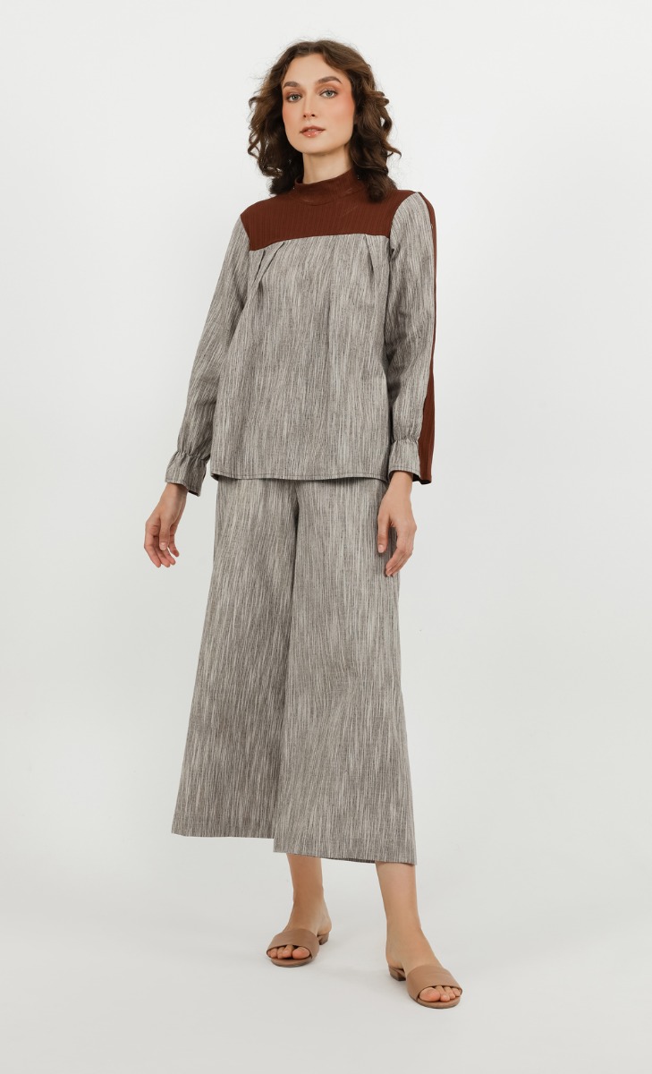 Panelled Ribbed Top in Brown image 2